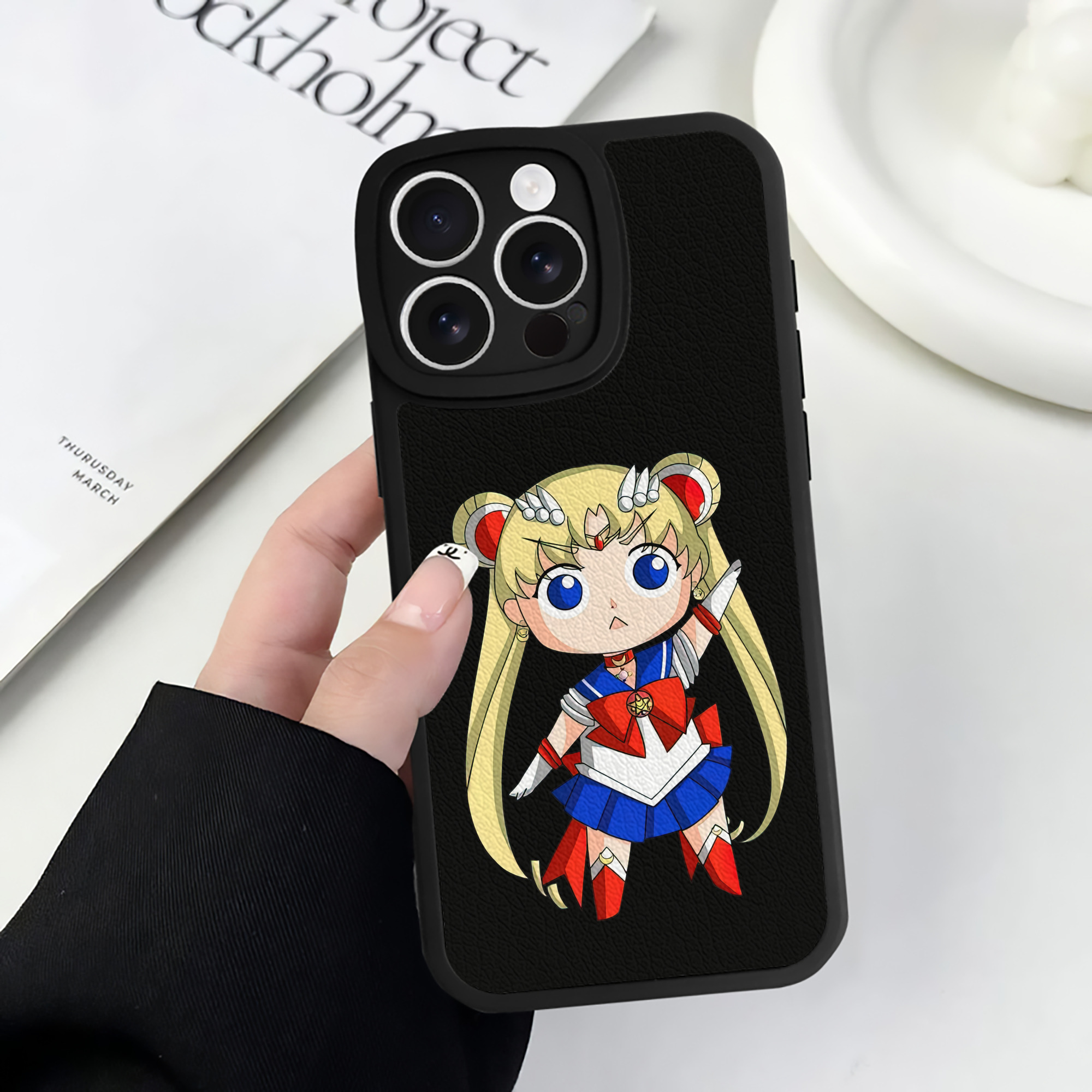 （画像用） 美少女戦士セーラームーン 月野 うさぎ つきの うさぎ Sailor Moon Tsukino Usagi 【iPhone 16シリーズ対応】シリコンスマホケース（レザー調） 材質：シリコン